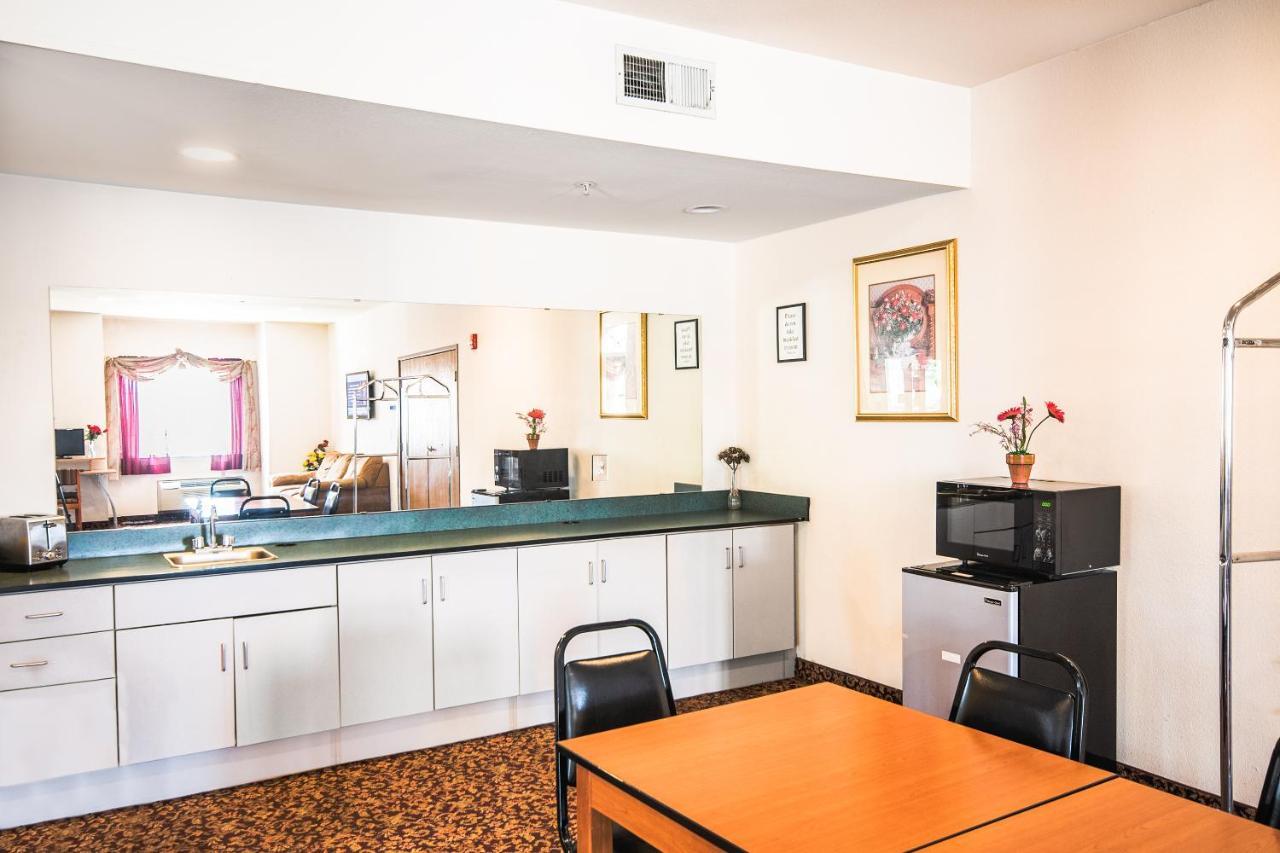 Econo Lodge Inn & Suites Mesquite - Dallas East Eksteriør bilde