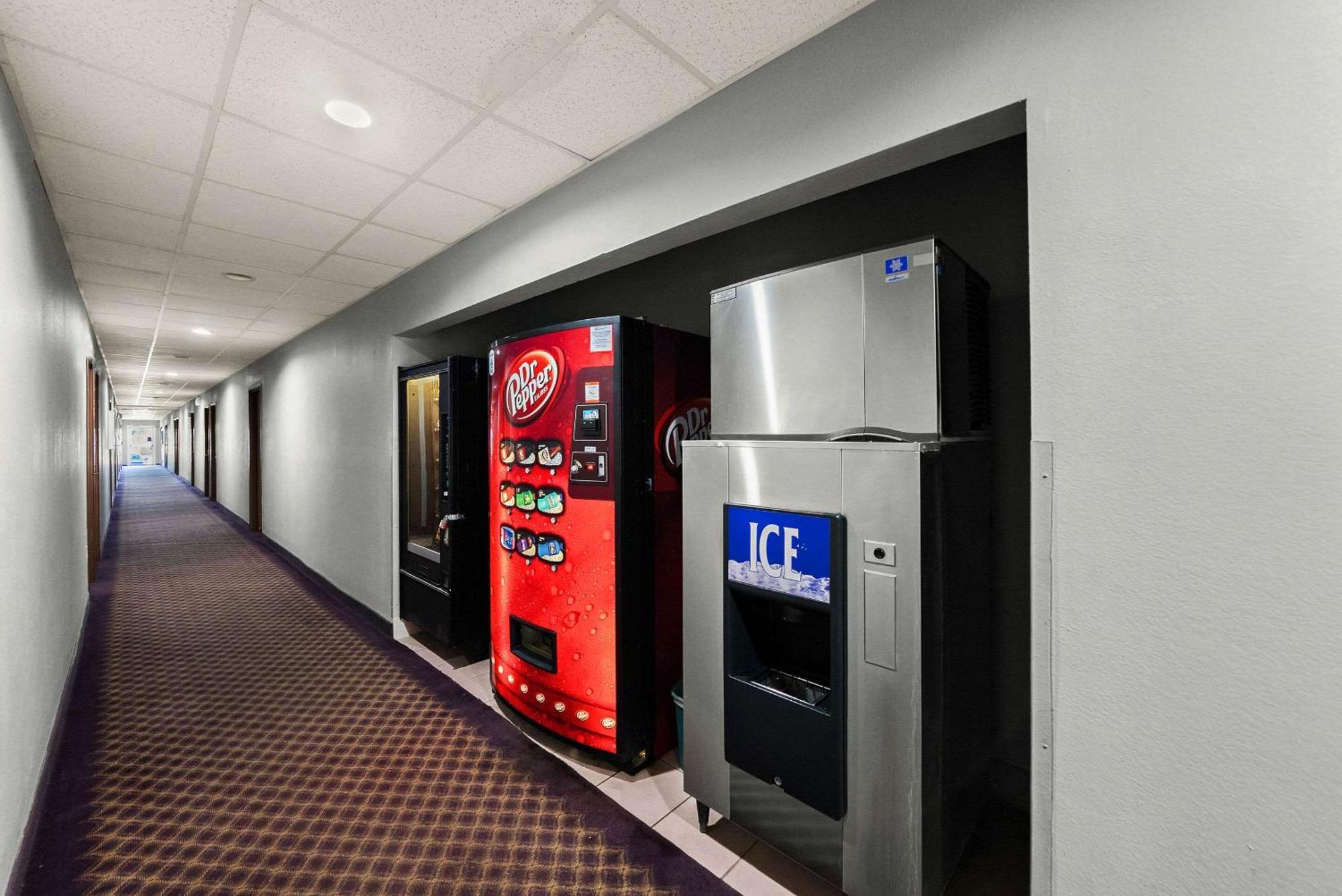 Econo Lodge Inn & Suites Mesquite - Dallas East Eksteriør bilde