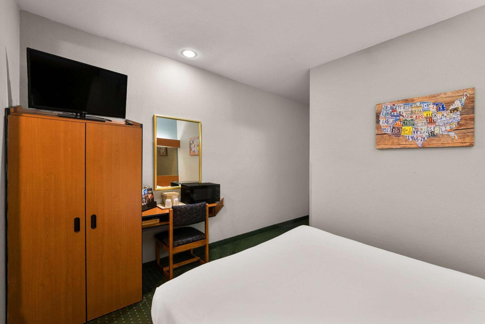 Econo Lodge Inn & Suites Mesquite - Dallas East Eksteriør bilde