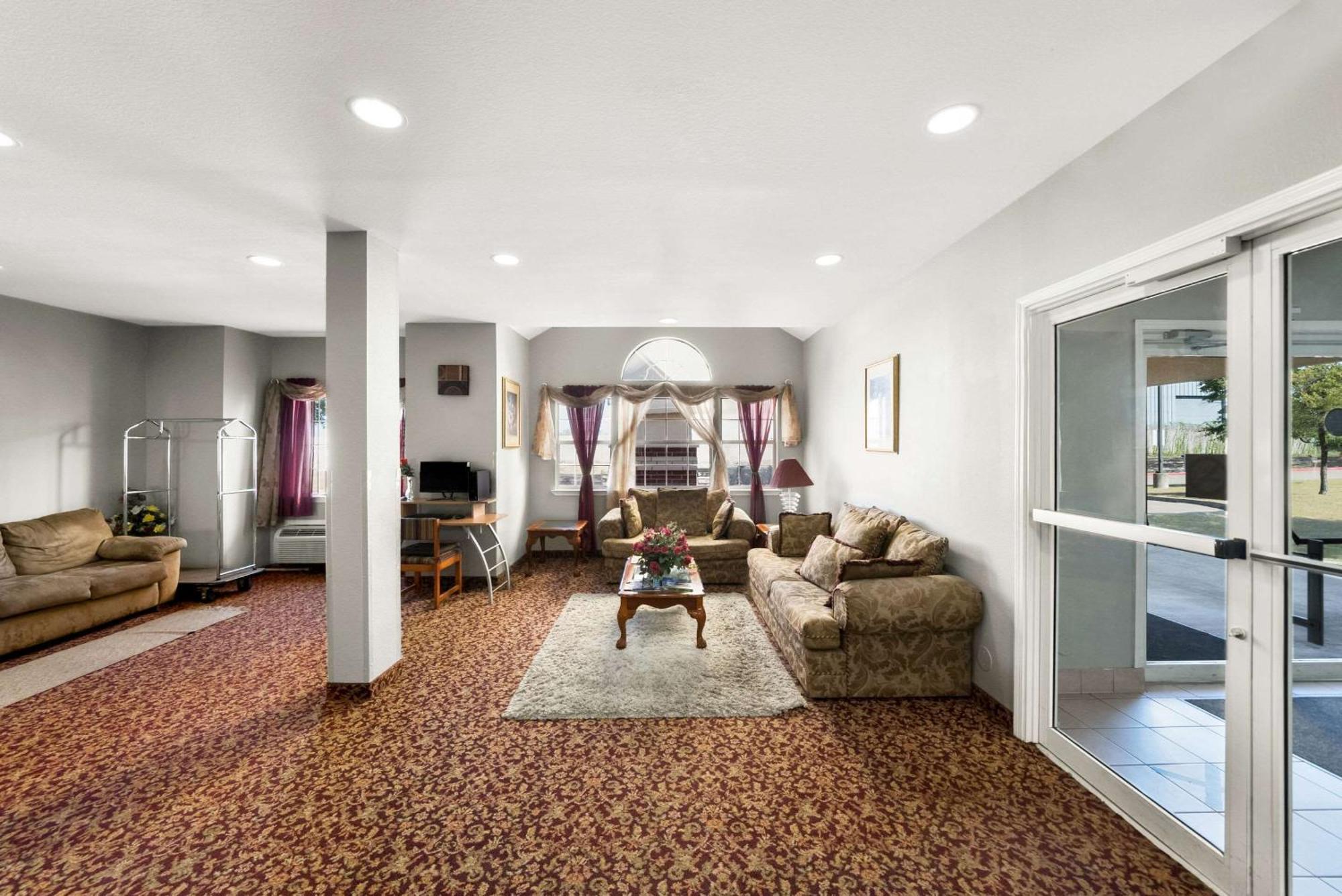 Econo Lodge Inn & Suites Mesquite - Dallas East Eksteriør bilde